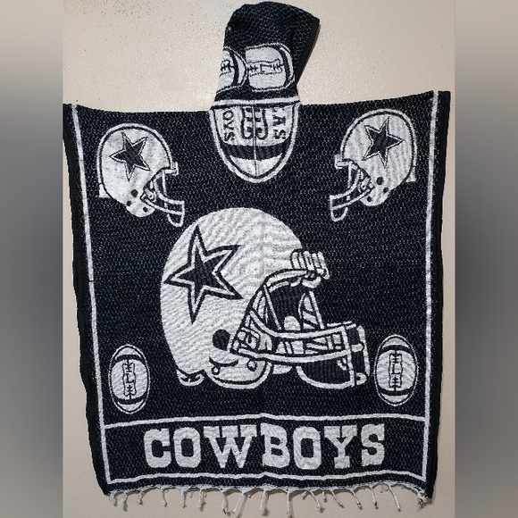 Dallas Cowboys Poncho - Picture 2 of 2